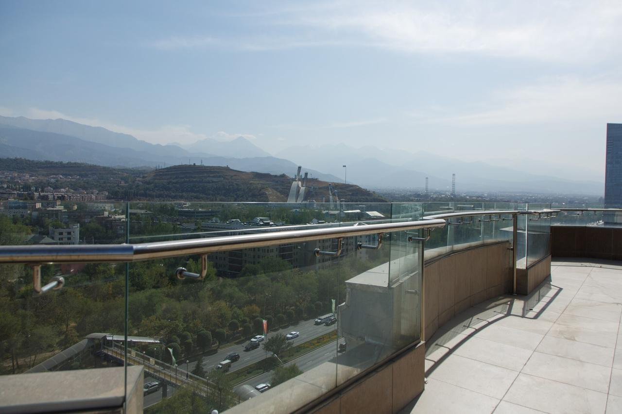 Penthouse With 3-Bedrooms Almaty Exterior foto