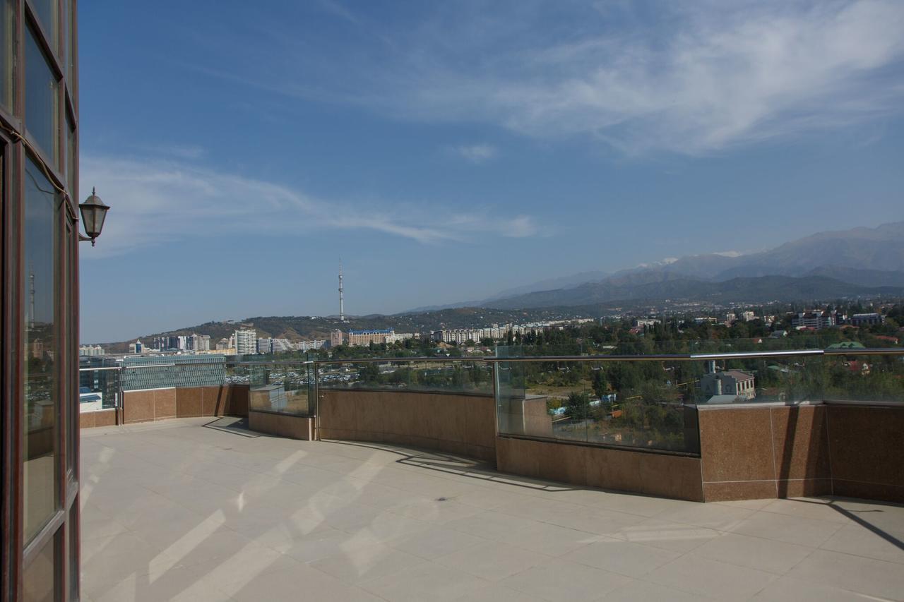 Penthouse With 3-Bedrooms Almaty Exterior foto