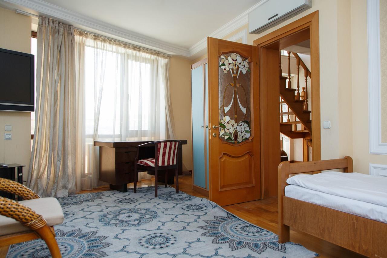 Penthouse With 3-Bedrooms Almaty Exterior foto